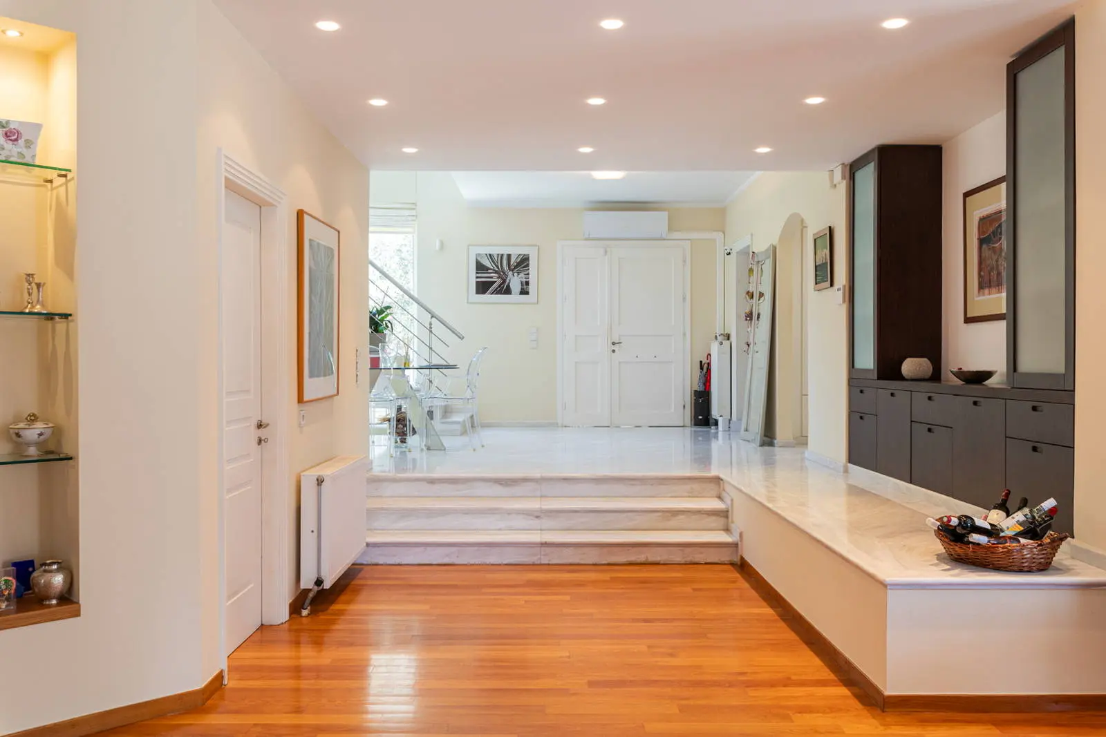Distinguished residence with pool in Corfu suburbs