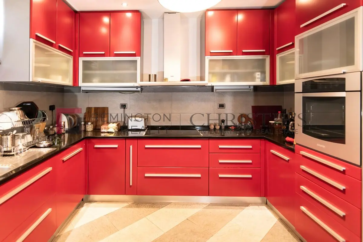 bh-4e5d67cd8981 Distinguished City Villa in the Heart of the Urban Core