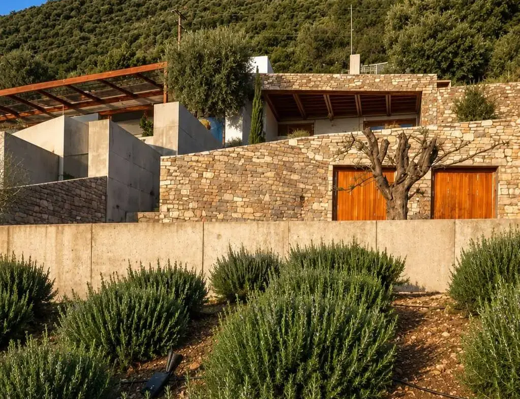 The awarded waterfront residence in Lefkada