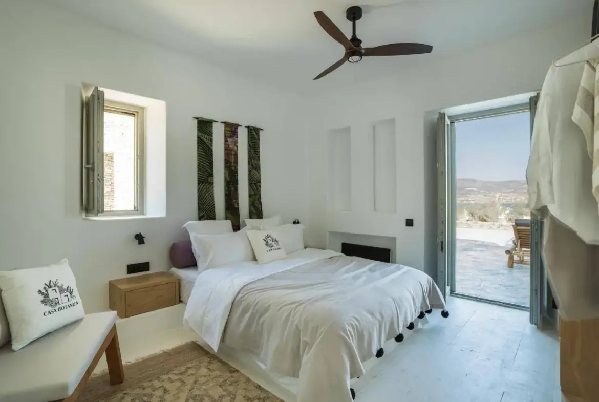 Private Collection of Three Luxury Villas Near Antiparos Town