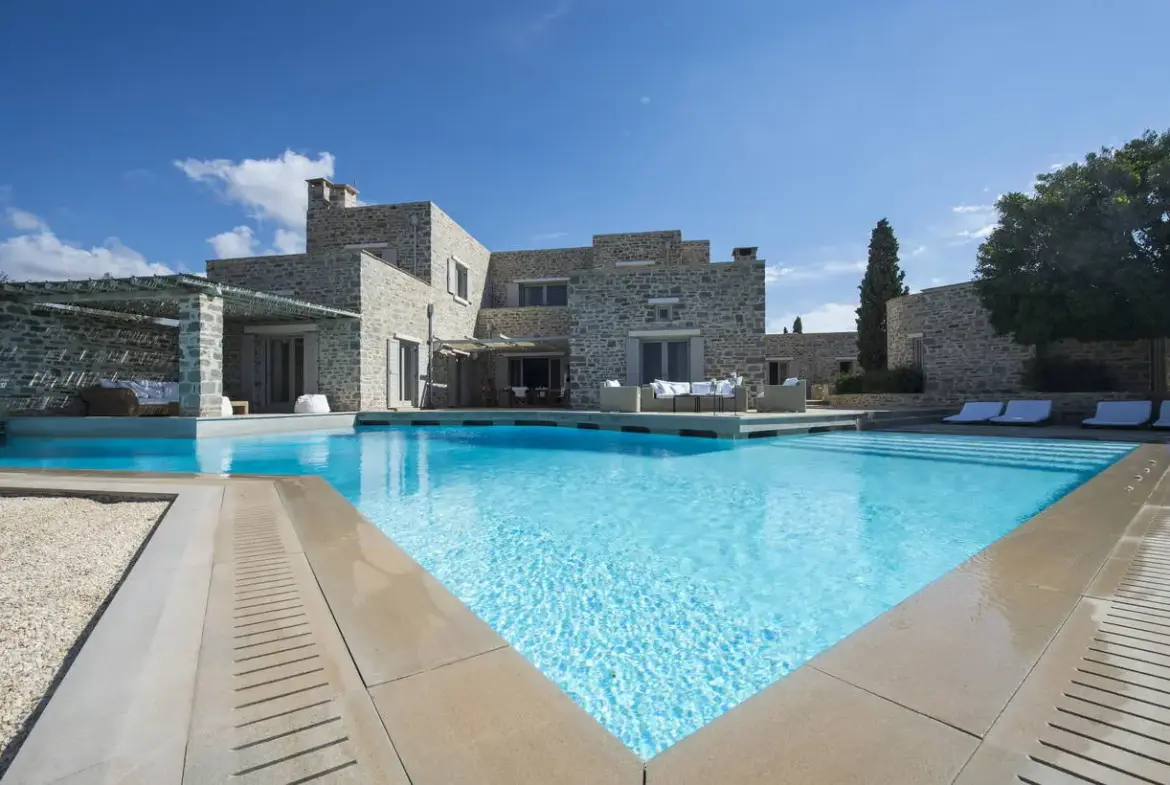 Venus:Beachfront Mansion with Vineyard and Pool in Paros