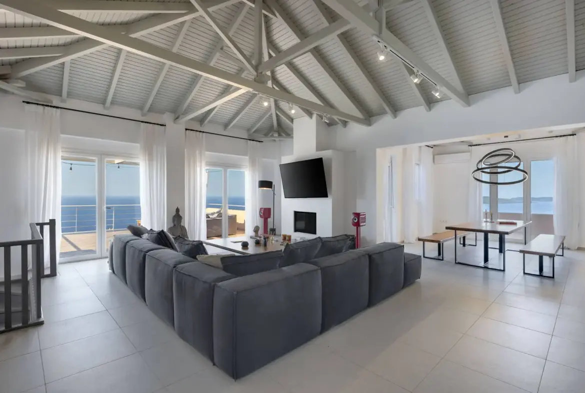Luxury 560 sqm villa with private pool and complete privacy in Koroni, Messinia