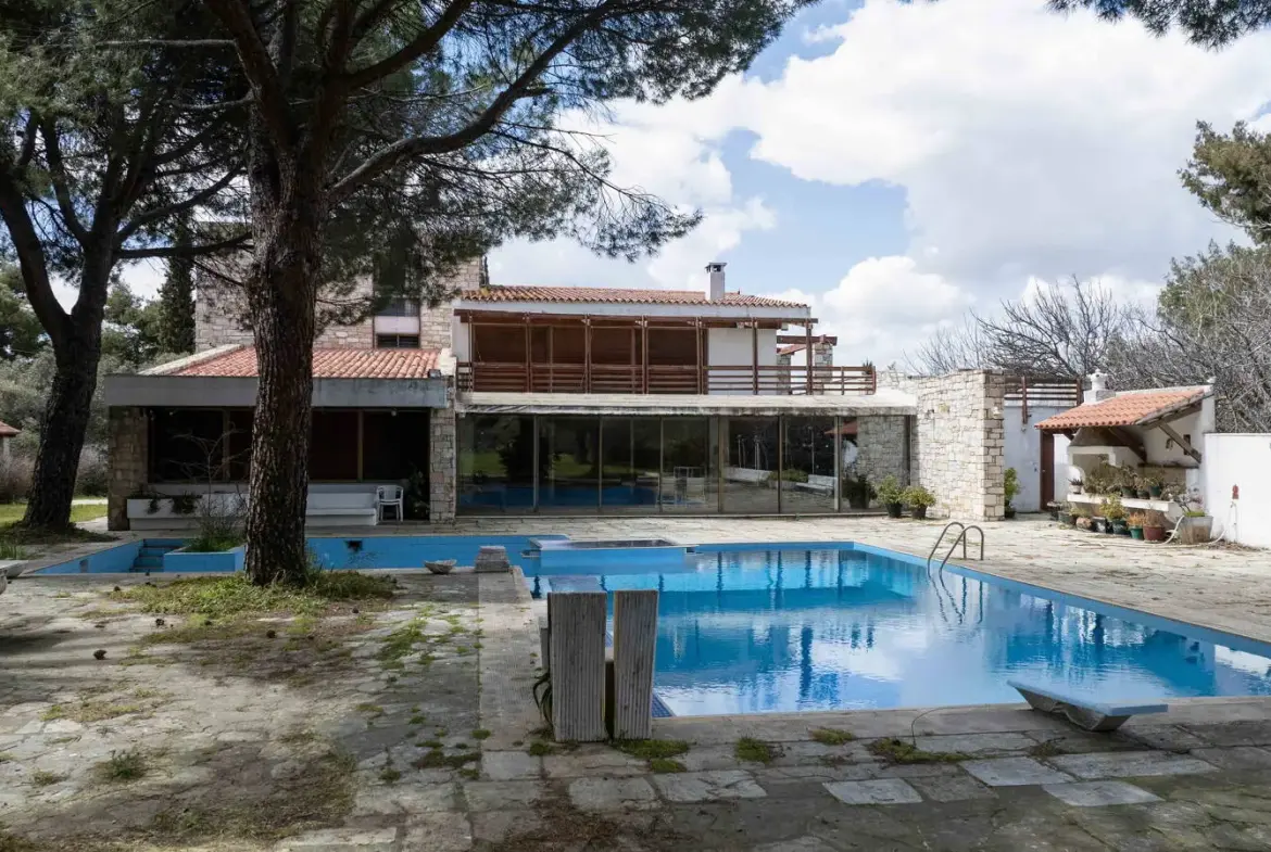 Remarkable mansion on a 5,093 sq.m. plot in Kefalari