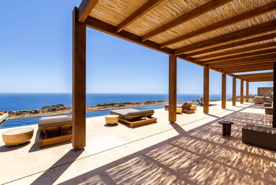 Exclusive luxury villa in Kavouri with private pool, gym & sea views