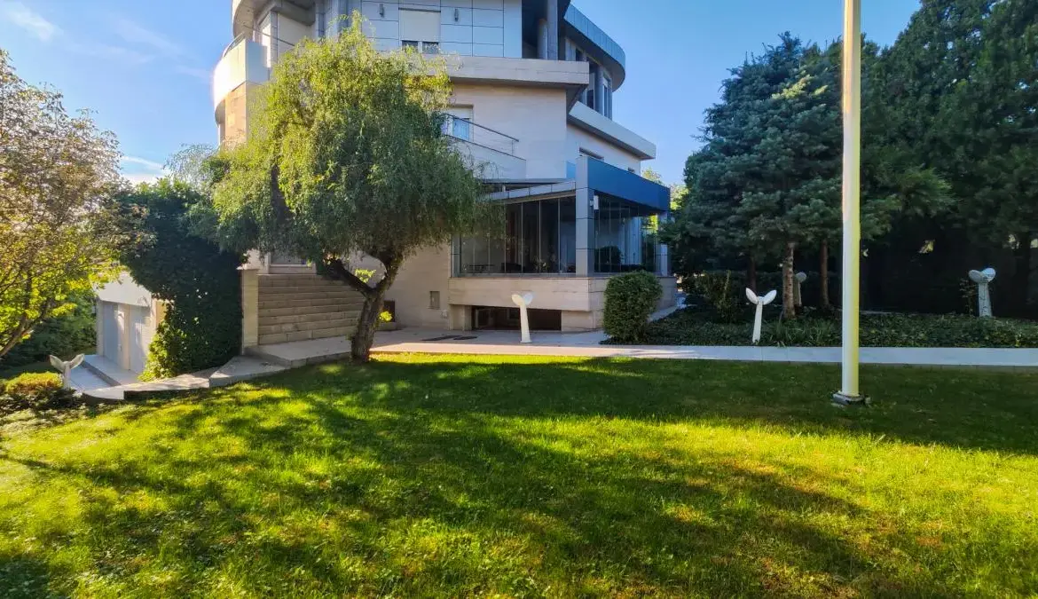 Elegant villa in Dedinje