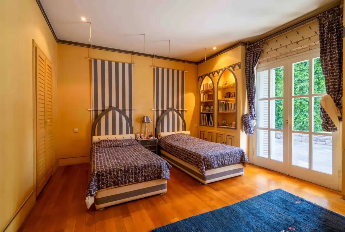 Elegant and timeless villa in Ekali