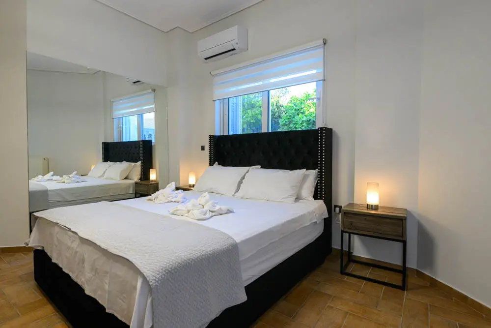 Elegant villa with pool & views in Kalamata, Messinia