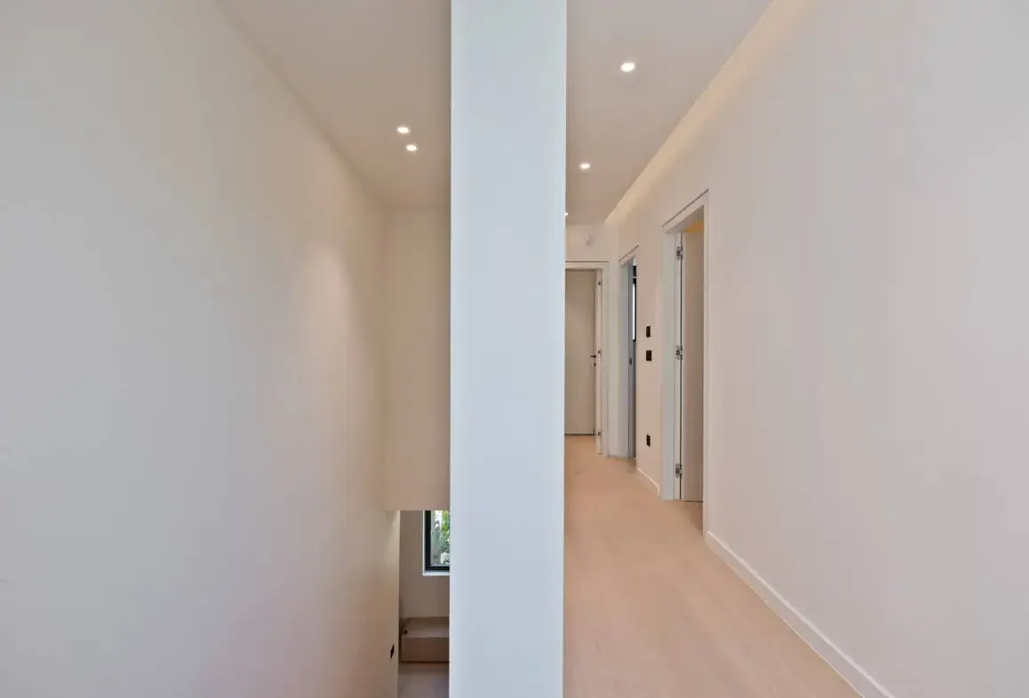 Luxury detached residence in Vouliagmeni I Ready to move in