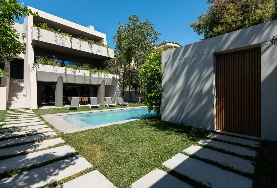 Hotel building 3.564 sq.m. in Metaxourgeio Omonia Athens centre