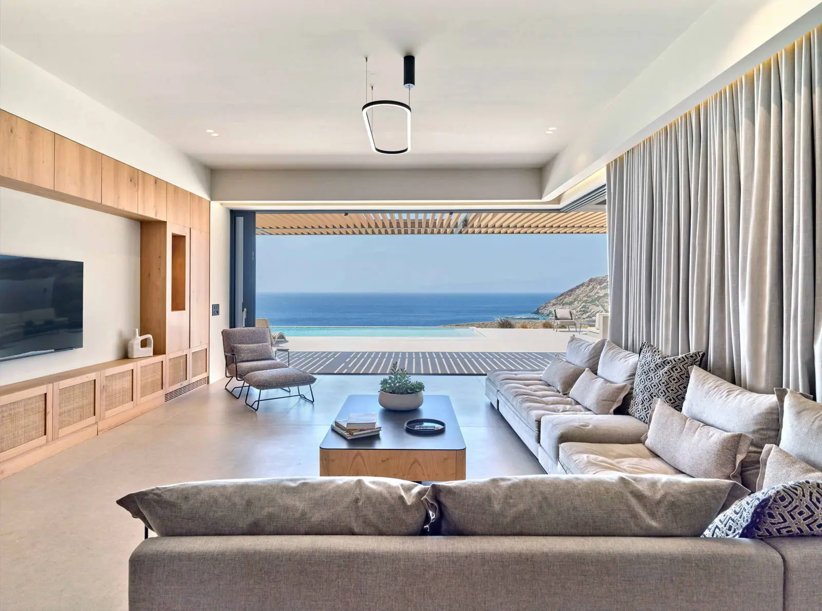 bh-549862e28567 Big Blue Estate – An architectural masterpiece in Andros