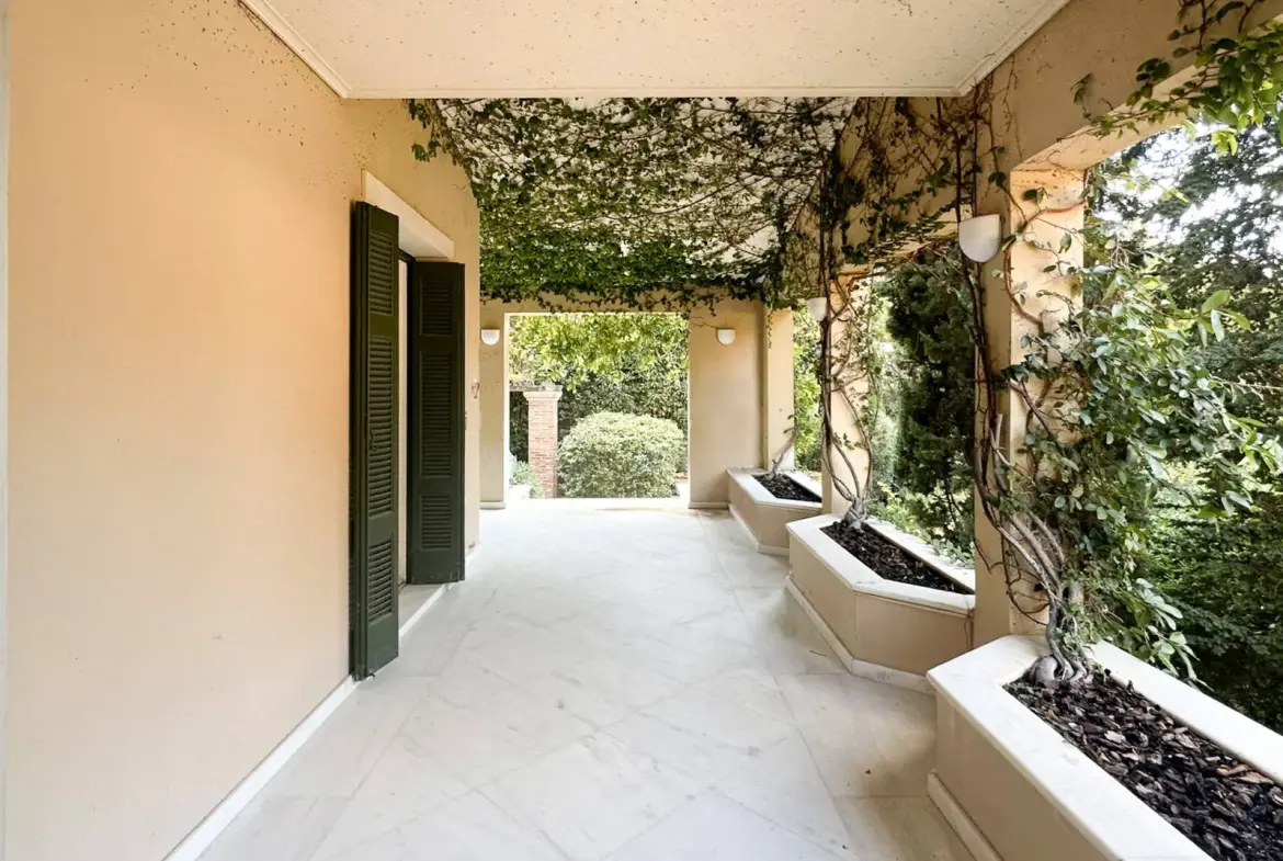 Stylish mansion comprising two residences & a large swimming pool in Nea Erythraia