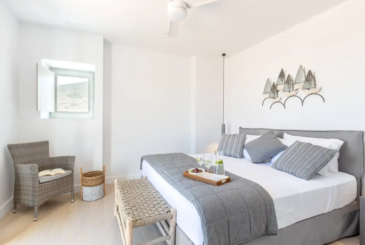 Exclusive Mediterranean estate in Antiparos with panoramic views