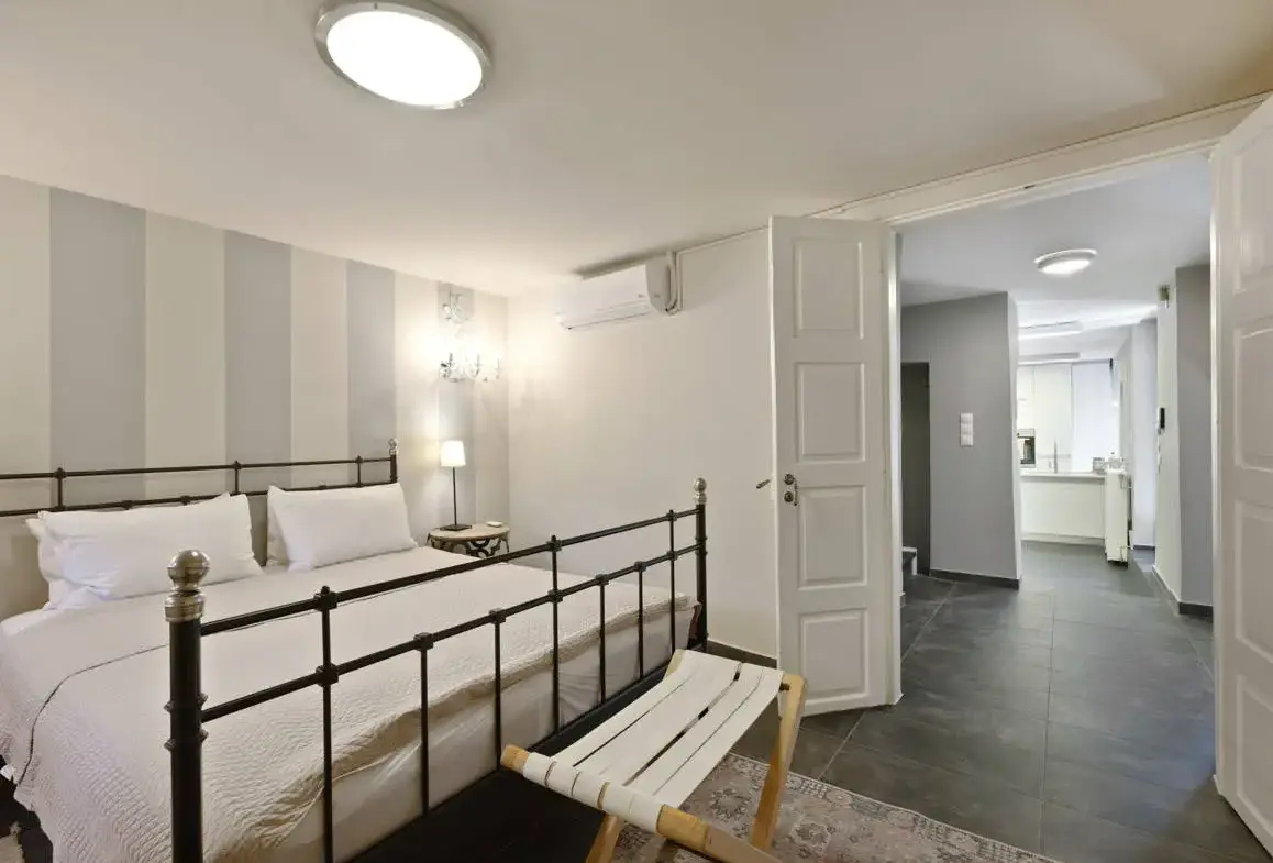 Timeless and luxury house in Plaka