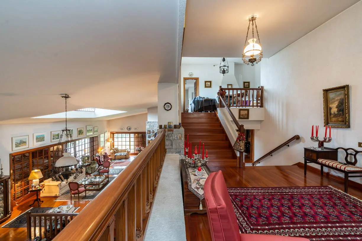 Unique residence with pool in Ekali