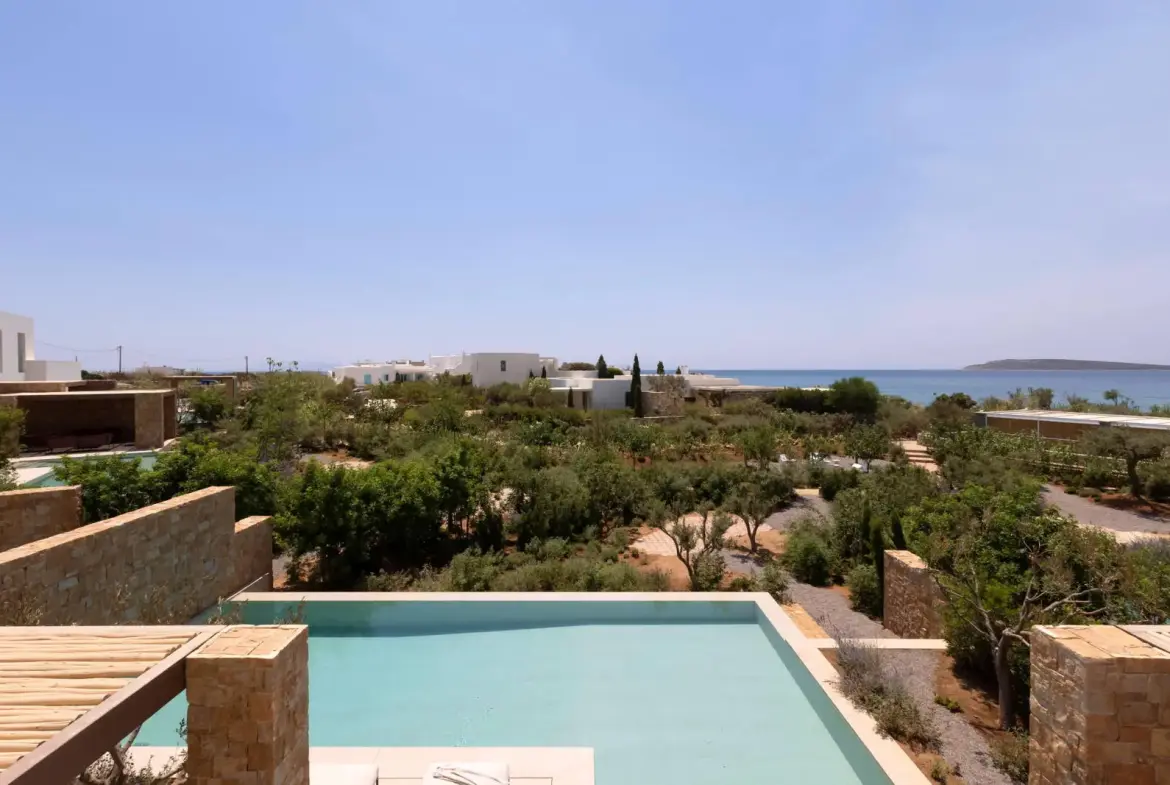 Boutique villa in an exclusive community just steps from the shore in Piso Aliki, Paros