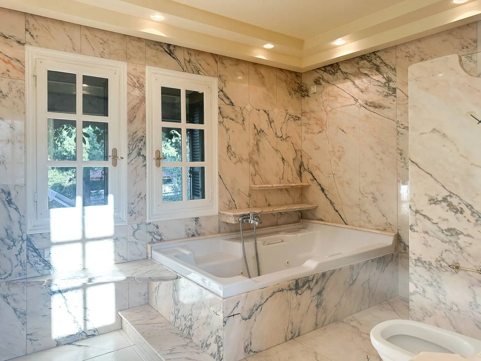 Stylish mansion comprising two residences & a large swimming pool in Nea Erythraia