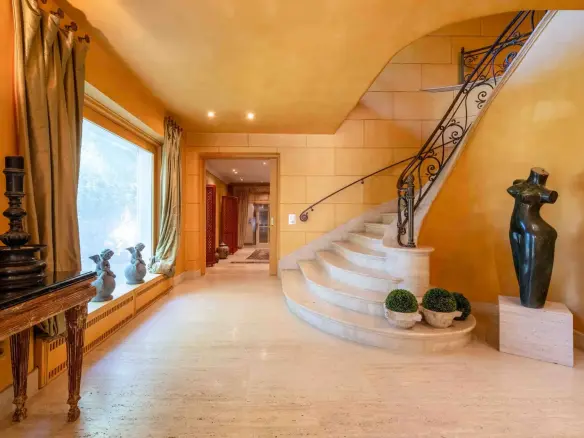 Elegant and timeless villa in Ekali