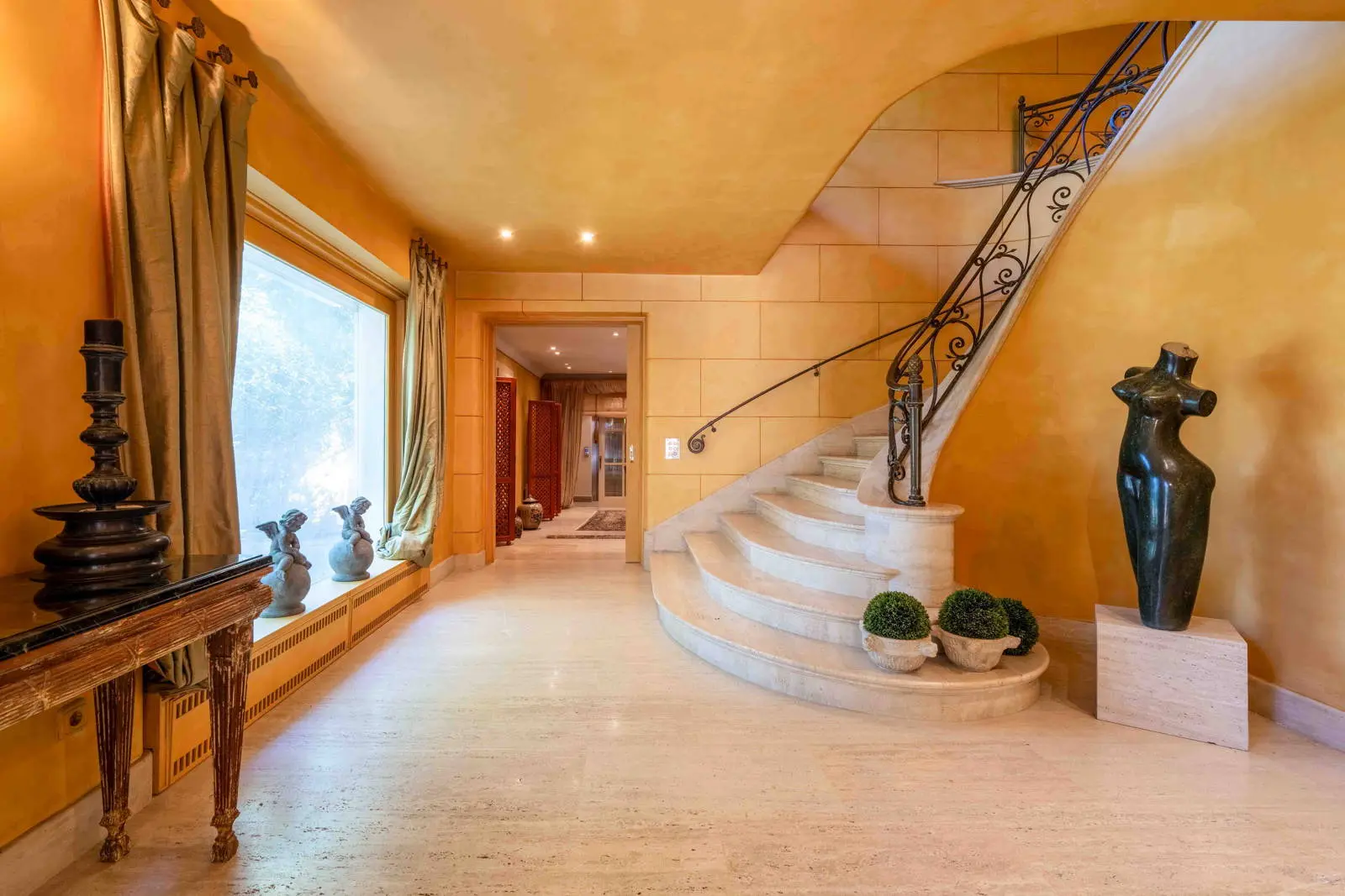 Elegant and timeless villa in Ekali