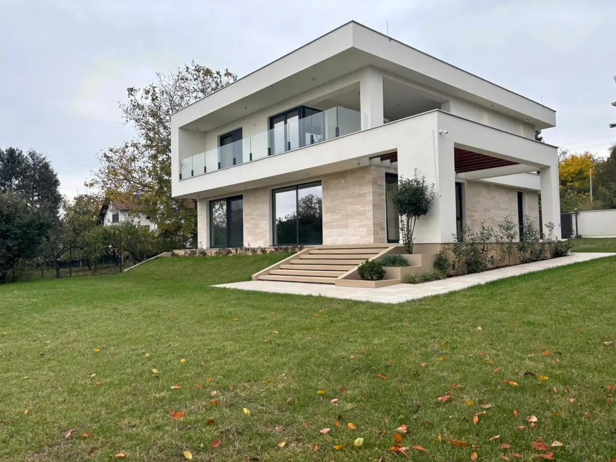 Villa in Sremska Kamenica