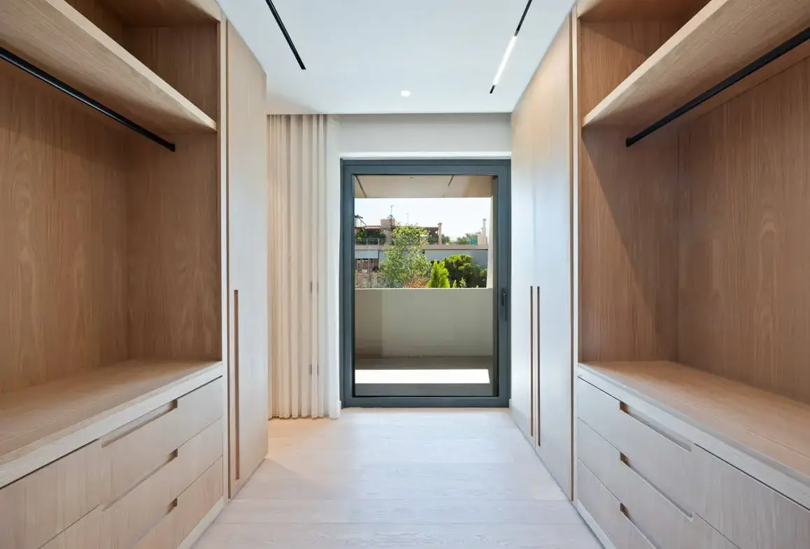 Luxury detached residence in Vouliagmeni I Ready to move in