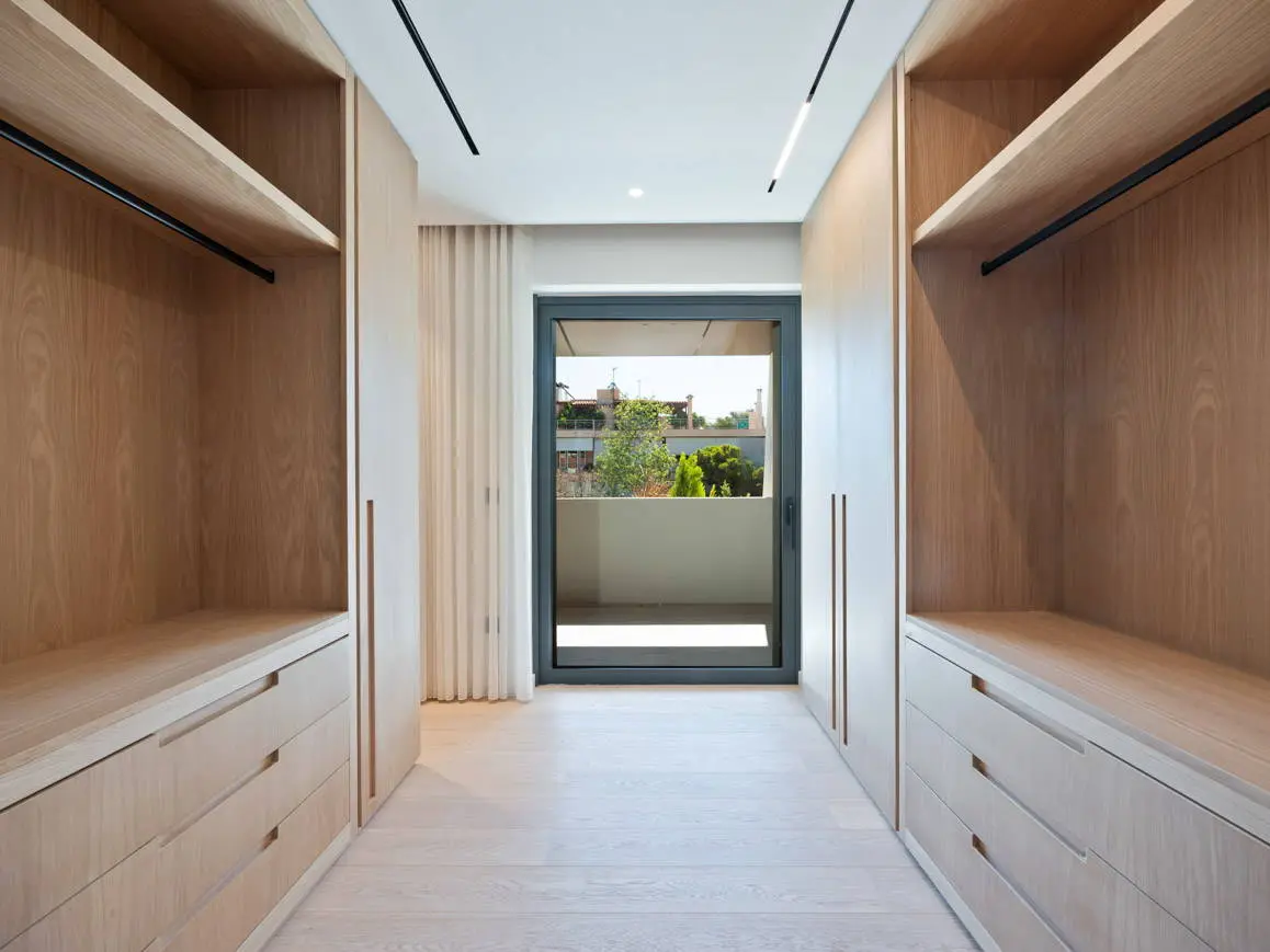 bh-5a8f597451c1 Luxury detached residence in Vouliagmeni I Ready to move in