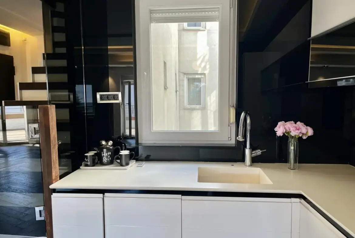 Stylish 4-Room Penthouse Duplex