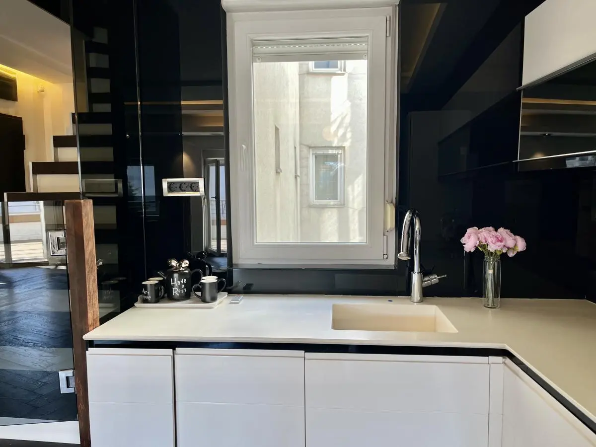 Stylish 4-Room Penthouse Duplex