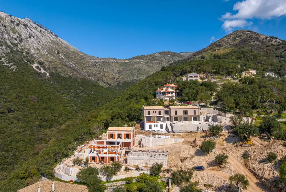 Luxurious villa with pool and views in Vigglatouri, Corfu