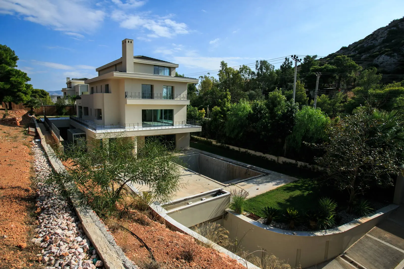 Impressive unfinished five-level villa with swimming pool & wellness area
