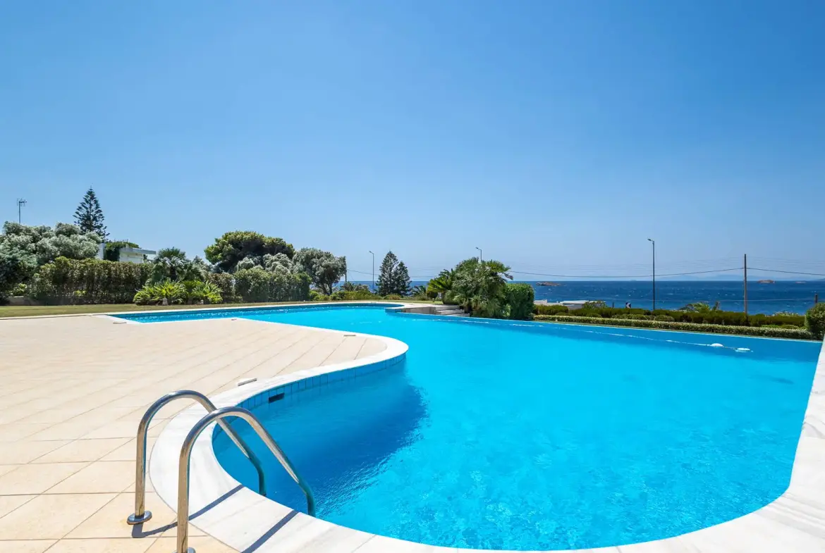Exquisite 950sq.m. coastal villa with panoramic sea views in Saronida