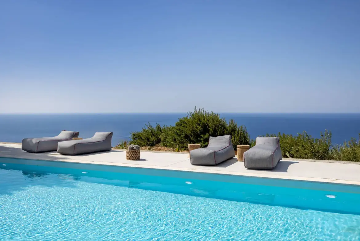 Luxury 560 sqm villa with private pool and complete privacy in Koroni, Messinia
