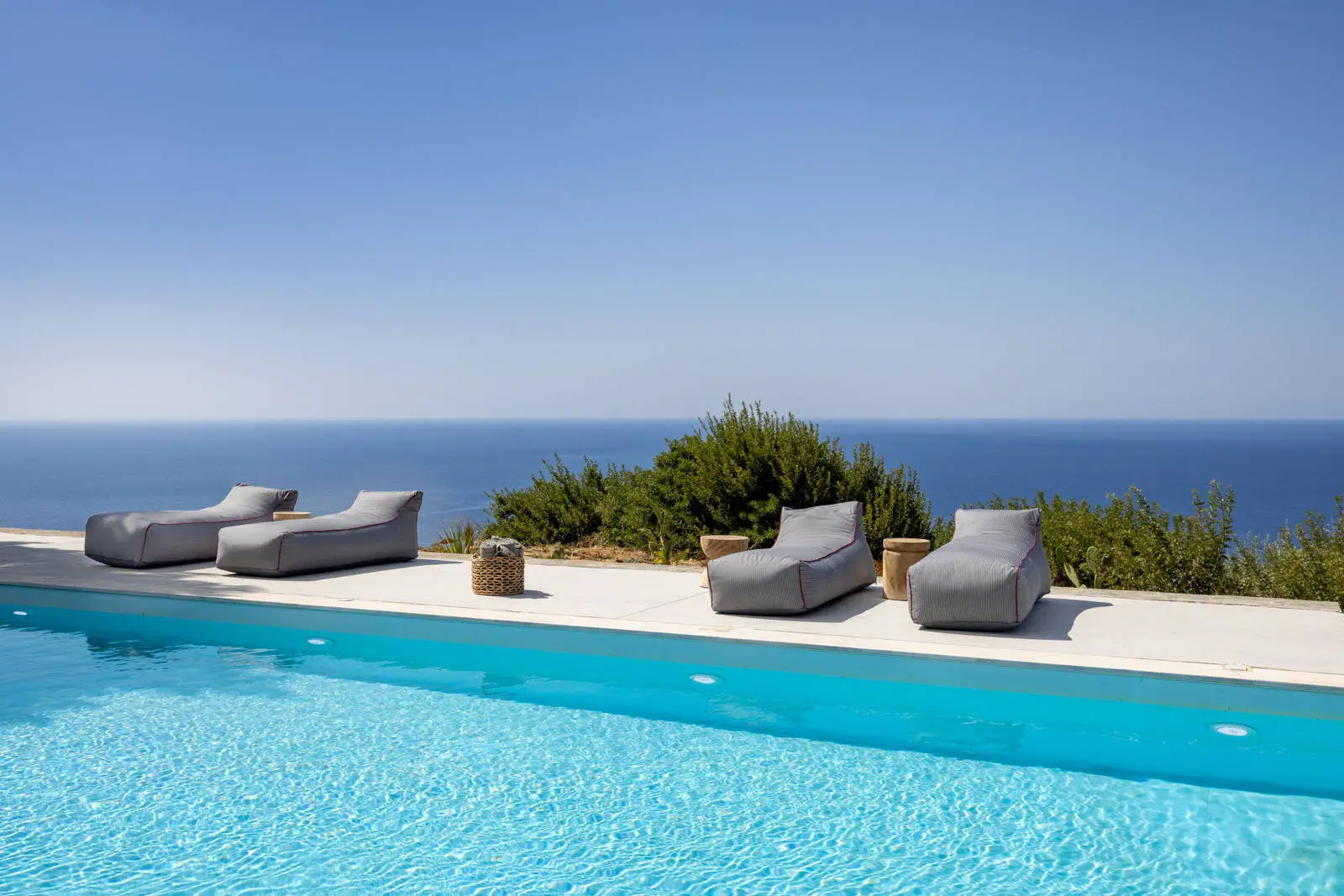 Luxury 560 sqm villa with private pool and complete privacy in Koroni, Messinia