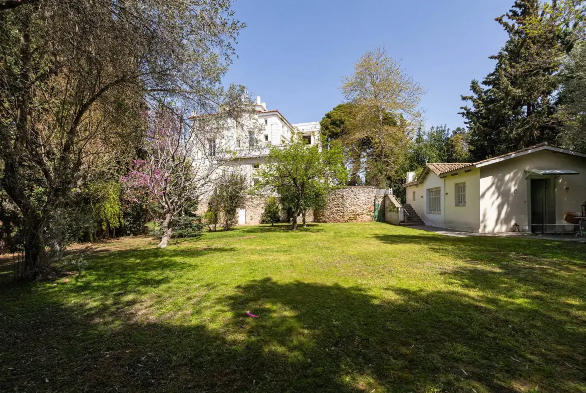 Historic mansion on a 2,260 sq.m. plot