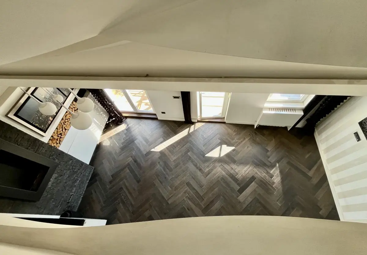 Stylish 4-Room Penthouse Duplex