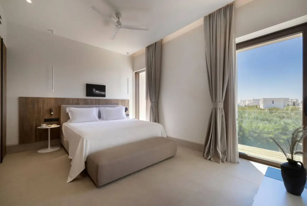 Boutique villa in an exclusive community just steps from the shore in Piso Aliki, Paros