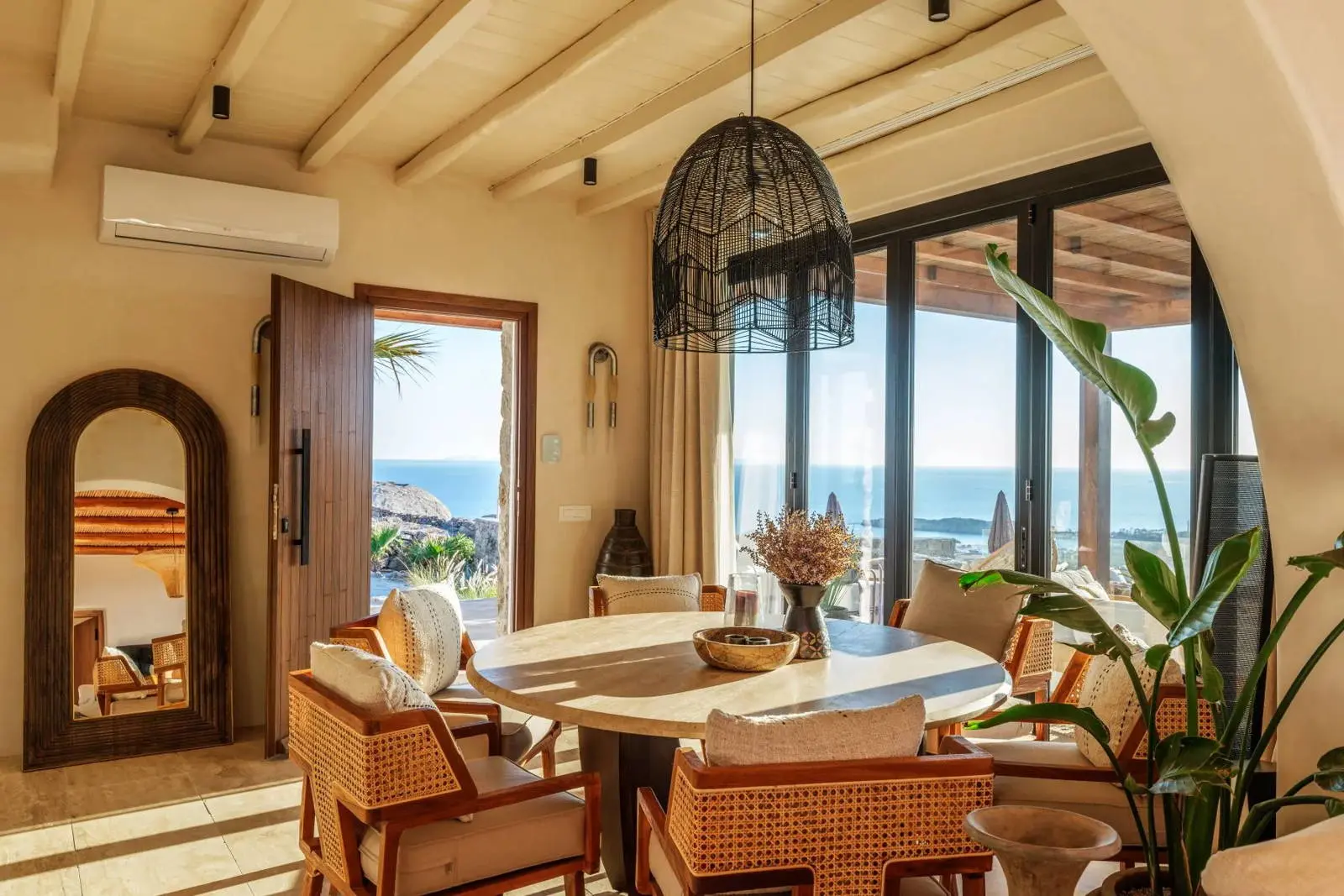 Aesthetic villa with panoramic sea views and infinity pool in Mykonos