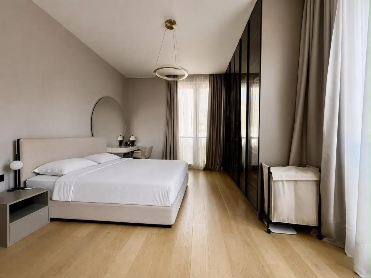 Family apartment with 2 garage parking spaces and a storage room