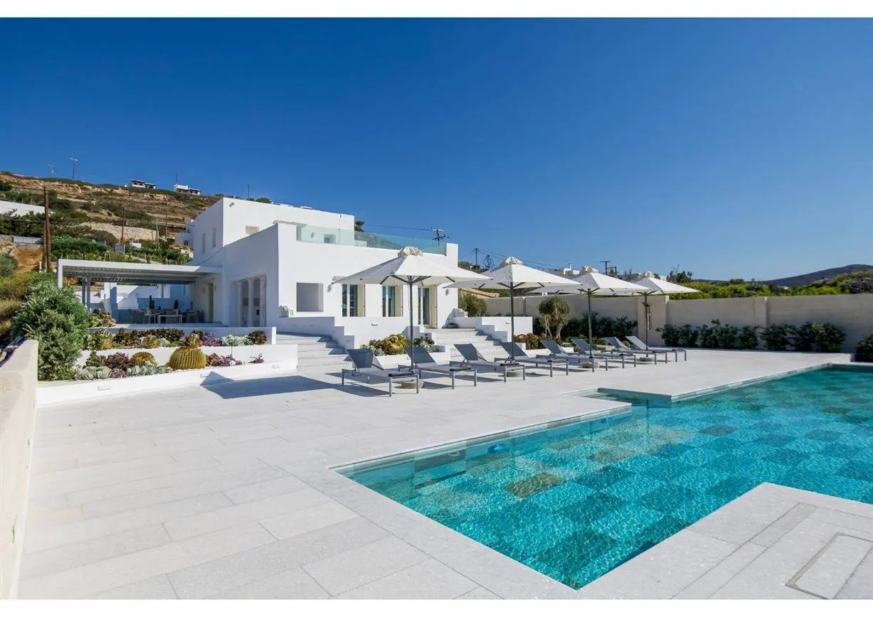 Exceptional seafront villa with direct beach access in Paros