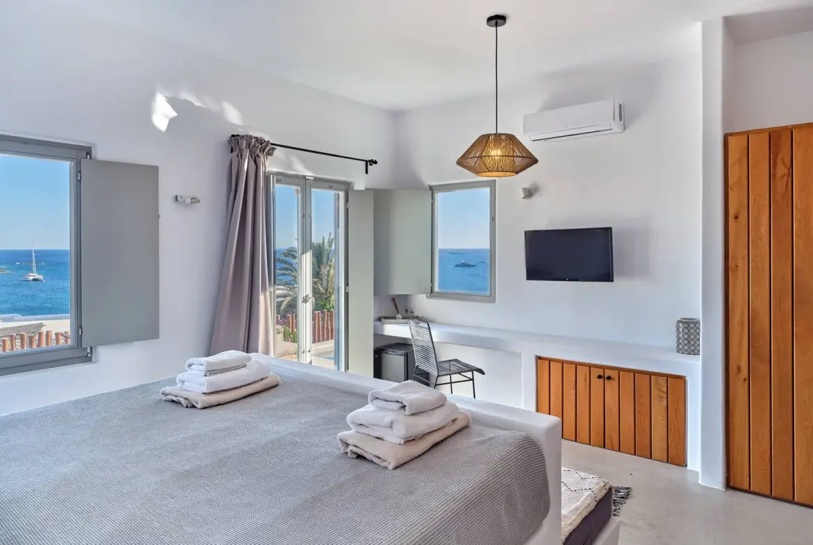 7 Bedroom Residence with unparalllel views in Mykonos