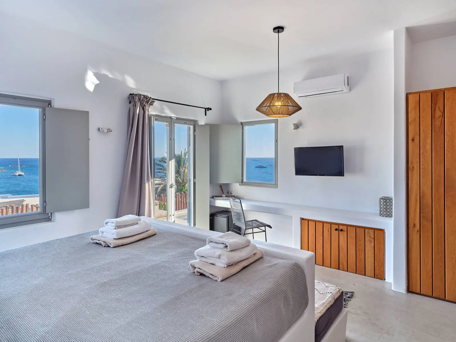 7 Bedroom Residence with unparalllel views in Mykonos