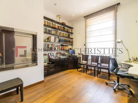 Distinguished City Villa in the Heart of the Urban Core