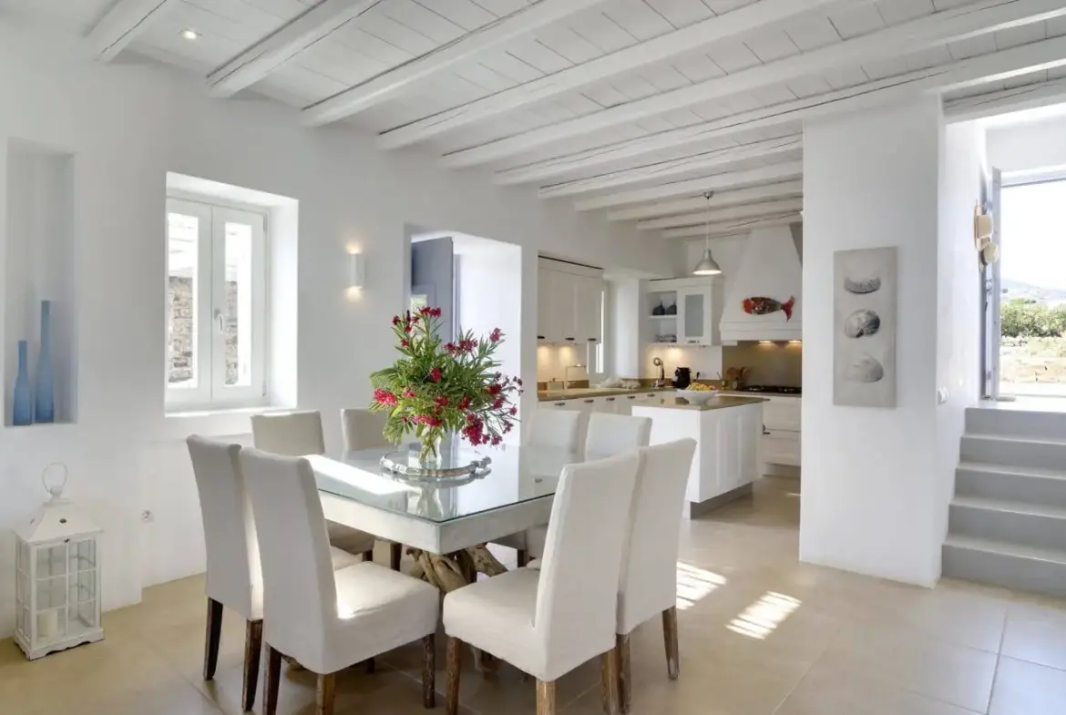 Luxury villa with dual residences and direct beach access in Antiparos