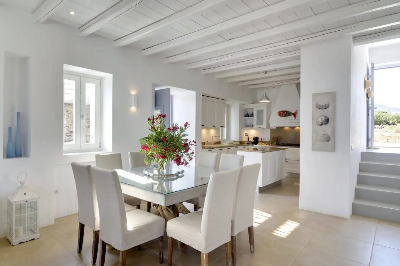 Luxury villa with dual residences and direct beach access in Antiparos