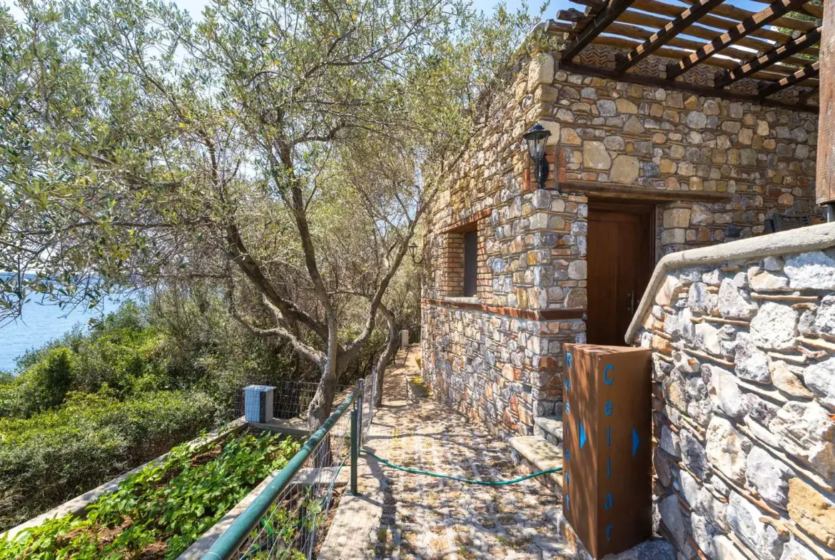 Seaside luxury villa in Paliouri