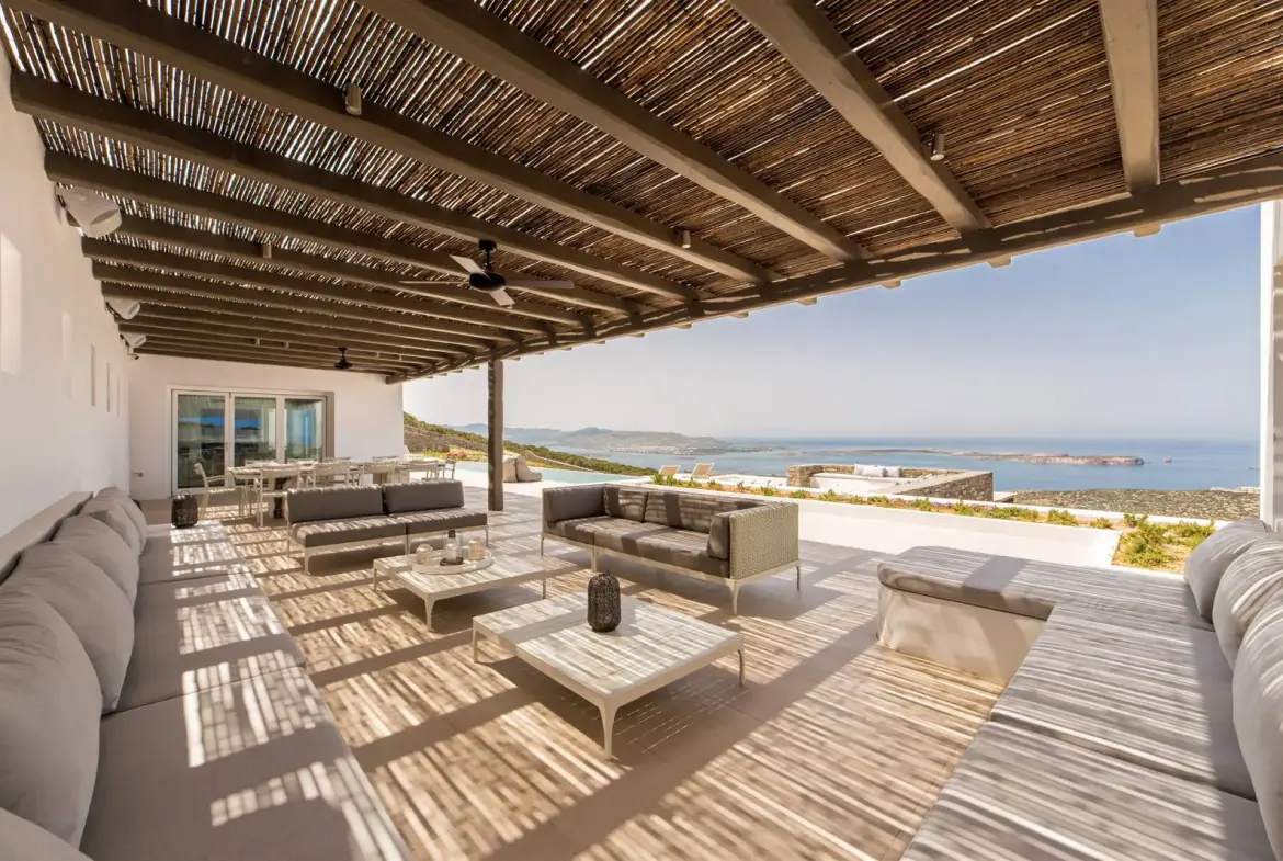 Exclusive 6 bedroom villa with stunning views and private pool in Paros
