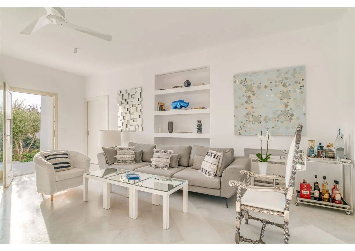 Exceptional seafront villa with direct beach access in Paros
