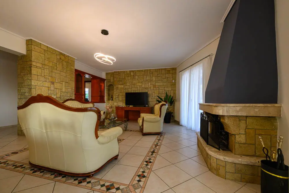 Elegant villa with pool & views in Kalamata, Messinia
