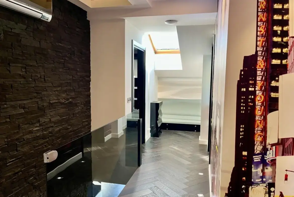 Stylish 4-Room Penthouse Duplex
