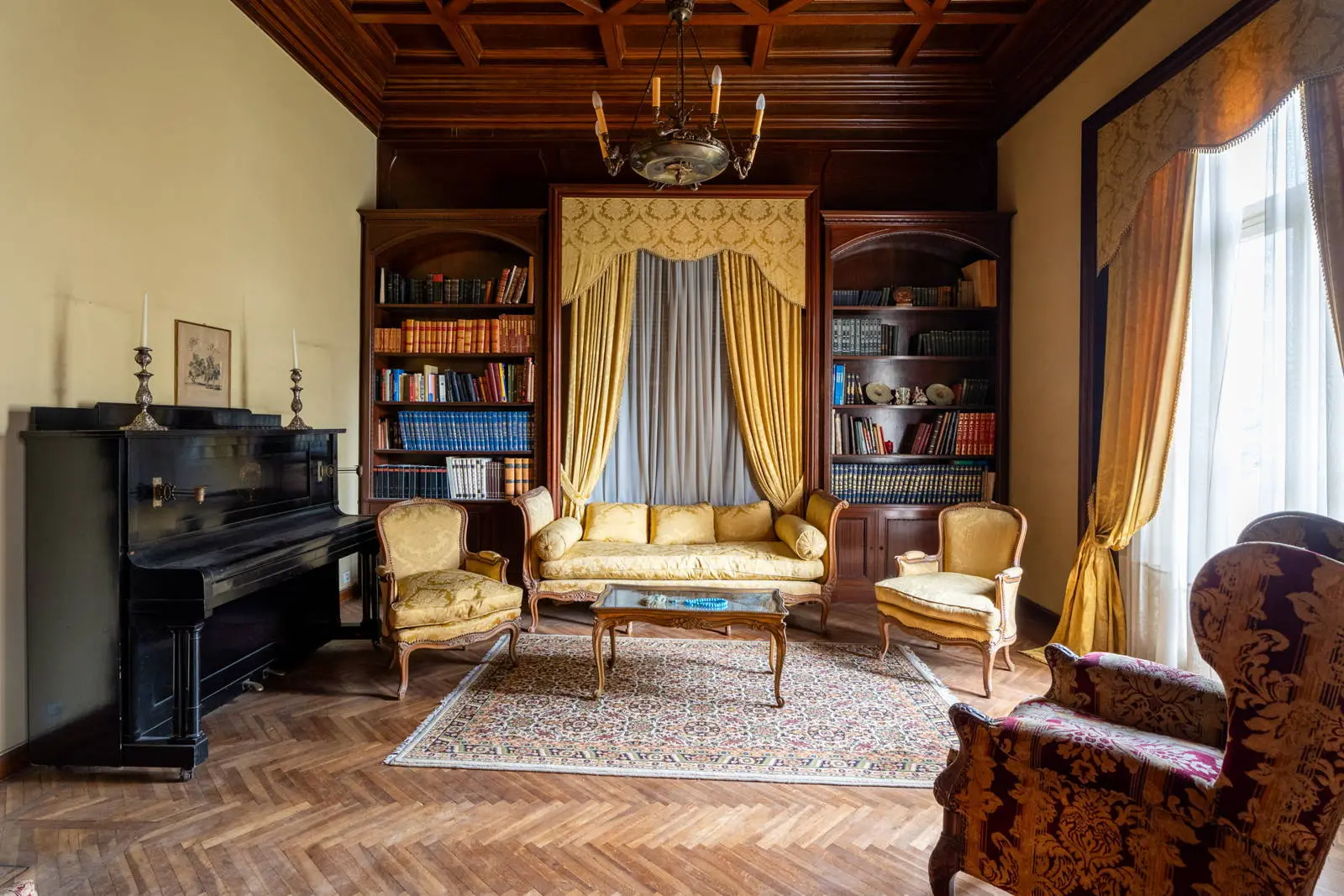 bh-711a25ec9152 Historical 1890 mansion in Thessaloniki