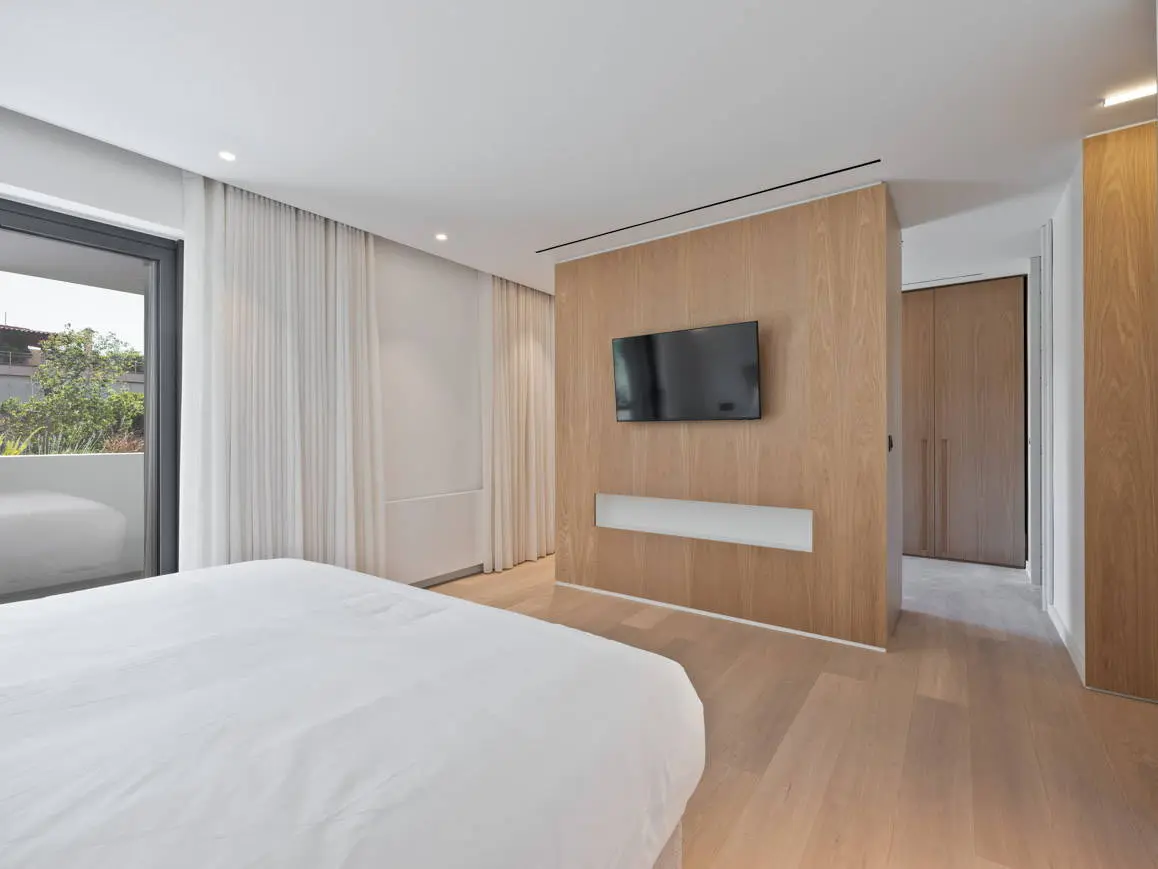 bh-73fff8c5e62d Luxury detached residence in Vouliagmeni I Ready to move in